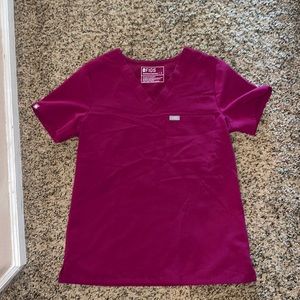 Size Small Figs Top in Magenta!